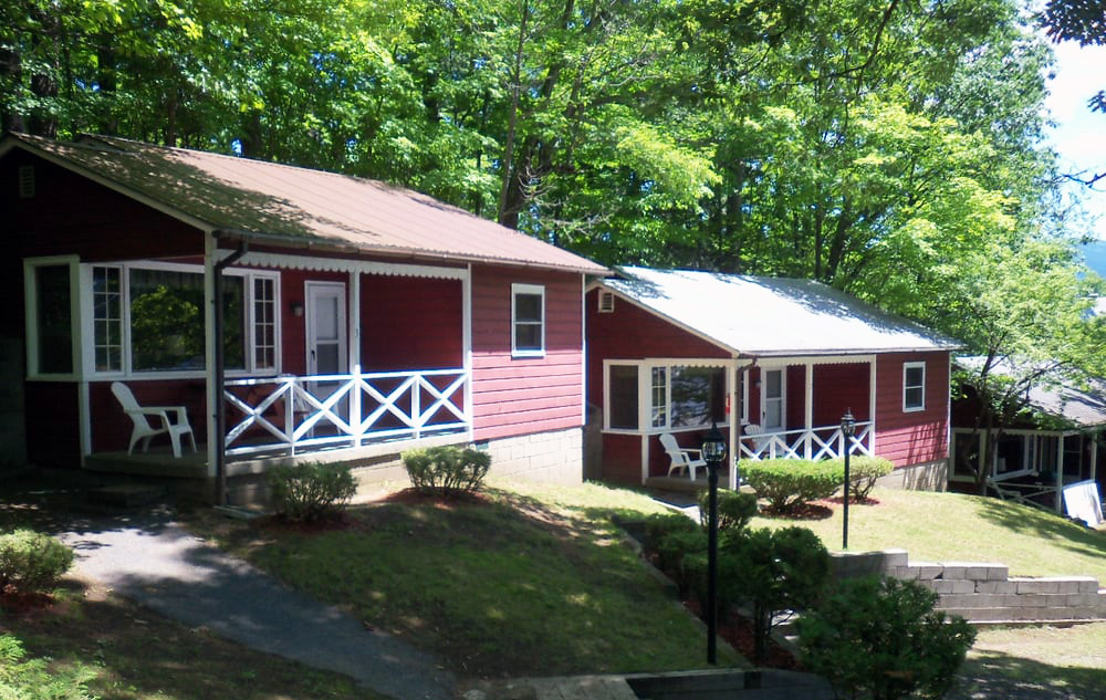 Waters' Edge Cottages Waters' Edge Cottages